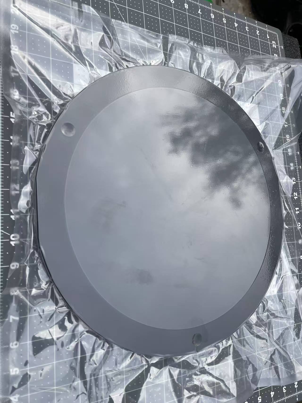 12 in Ceramic Base Porous Ceramic Vacuum Chuck ESD Safe 2 um Flatness