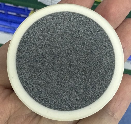 Porous chuck wafer transportation pad wafer carrier