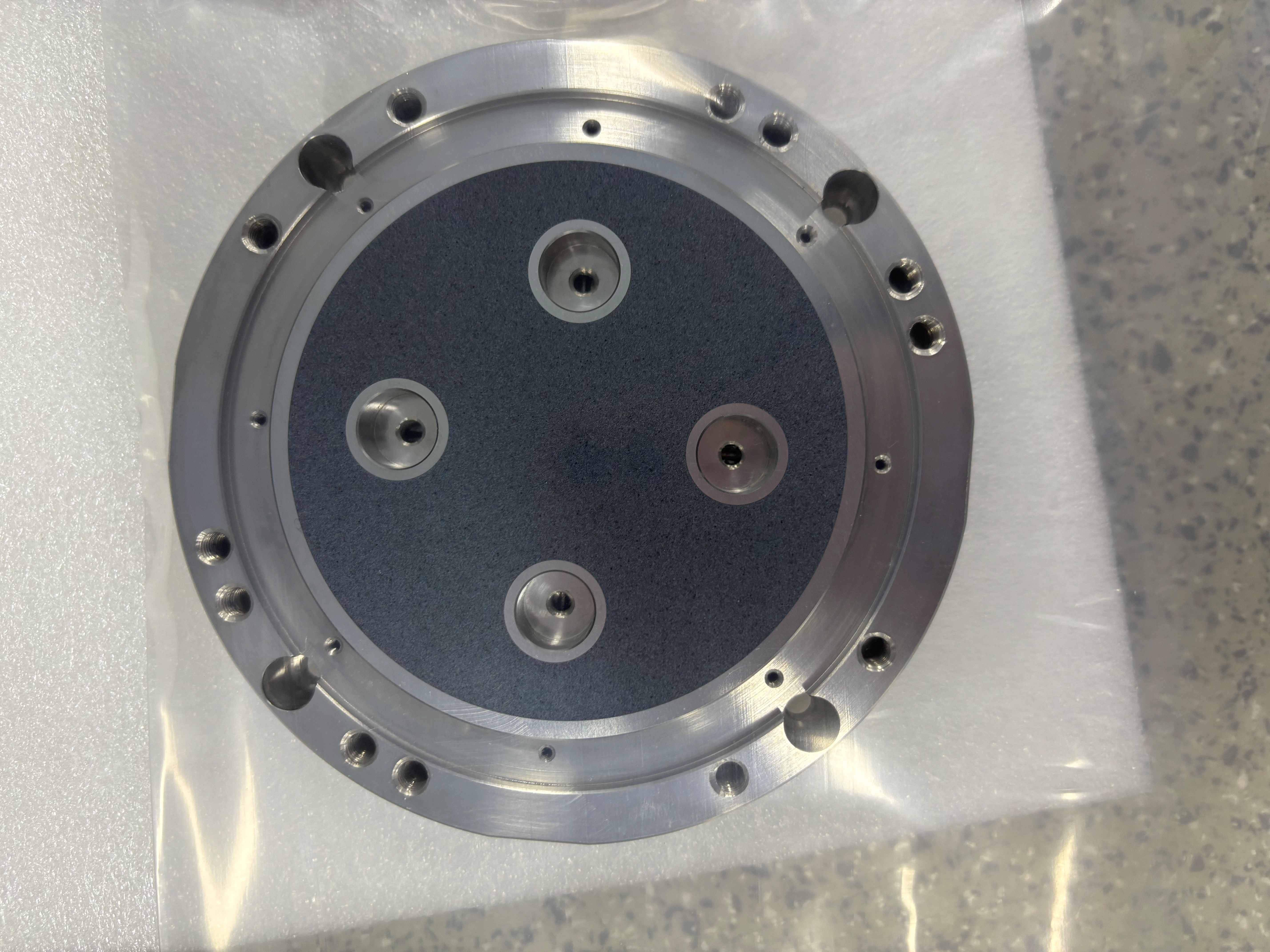 Porous ceramic vacuum chuck table wafer chuck